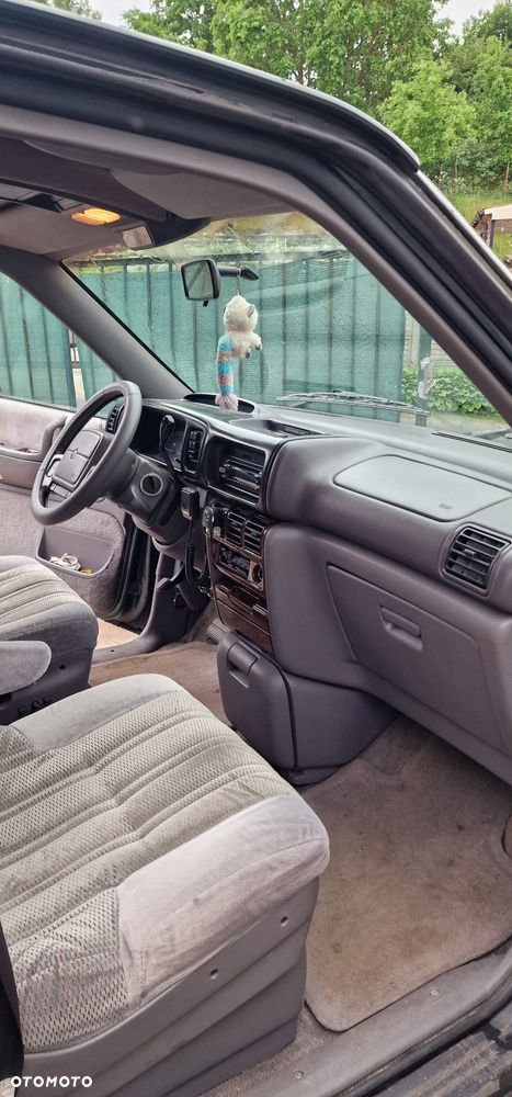Chrysler Voyager 3.3 LE - 6