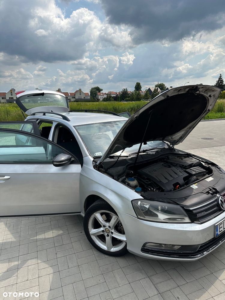 Volkswagen Passat 1.6 TDI DPF BlueMot Comfortline - 4