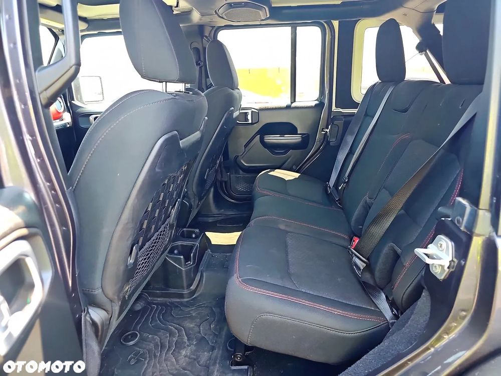 Jeep Wrangler - 10