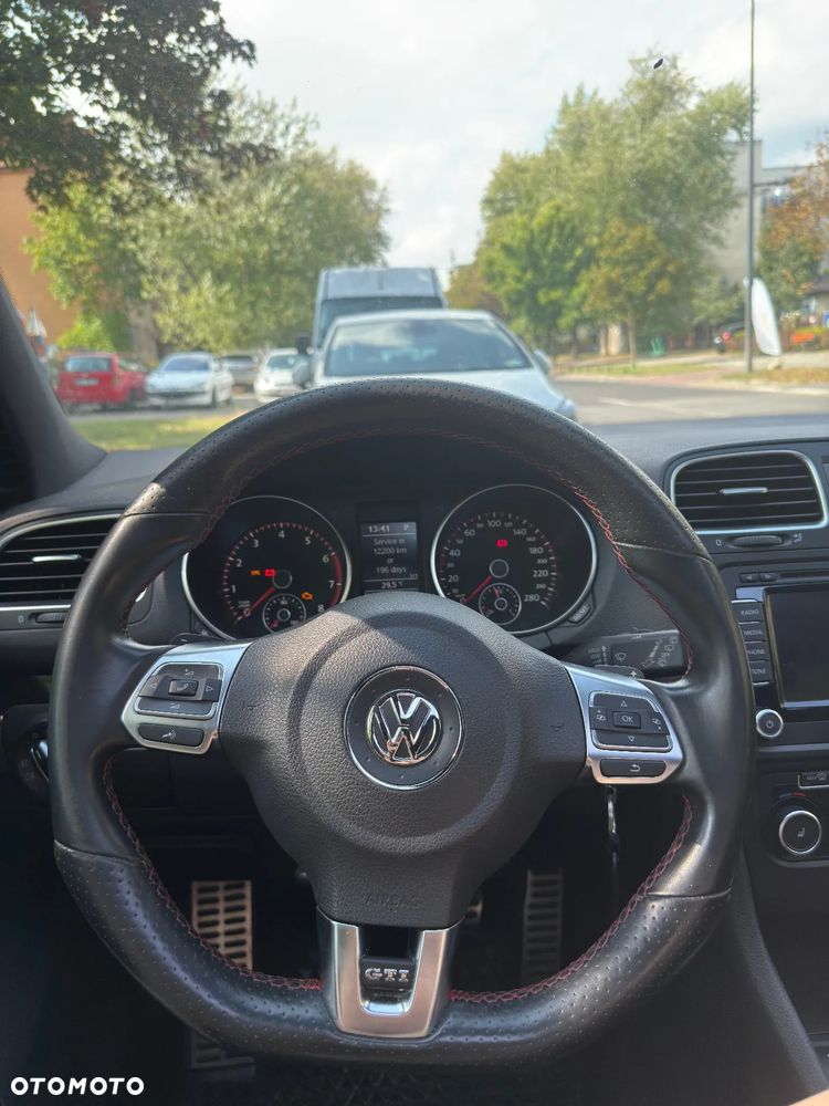 Volkswagen Golf - 16