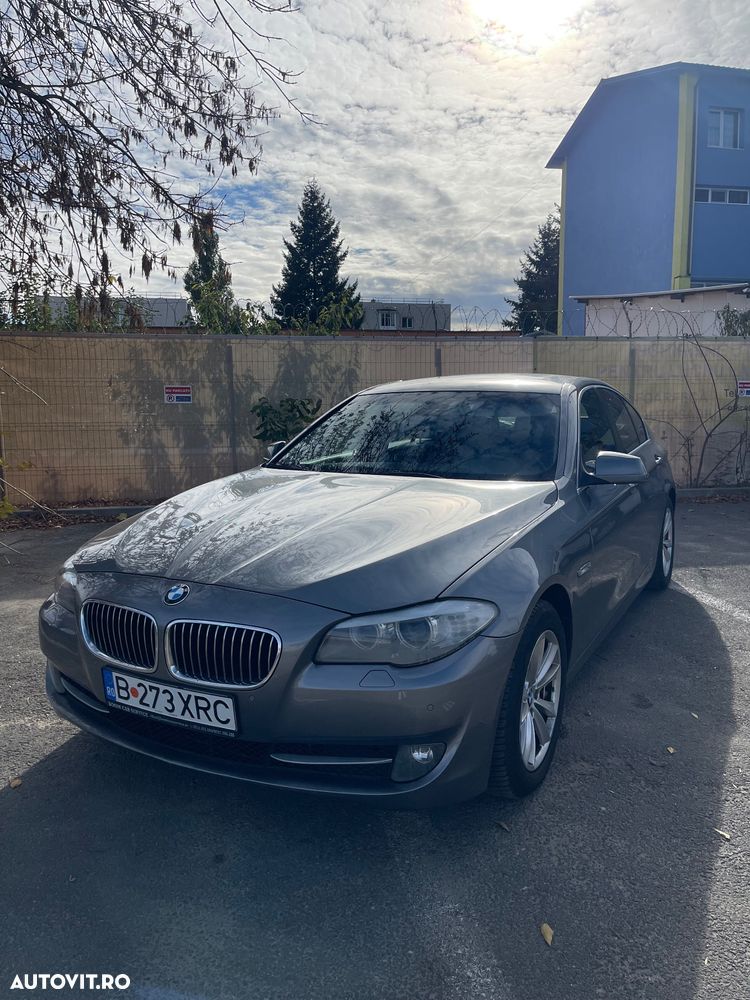 BMW Seria 5 520i Aut. Luxury Line - 2