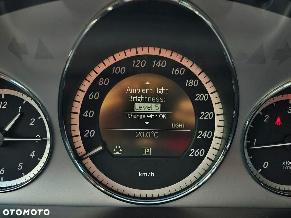 Mercedes-Benz Klasa E - 17