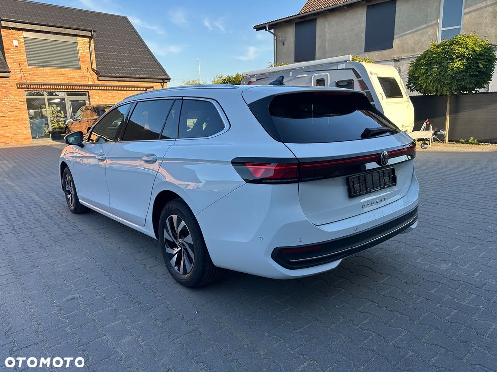 Volkswagen Passat - 4