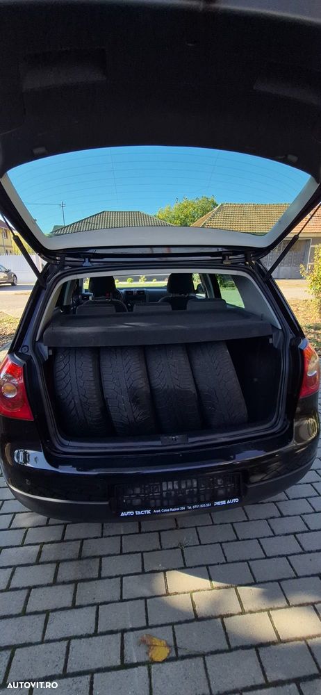 Volkswagen Golf - 8