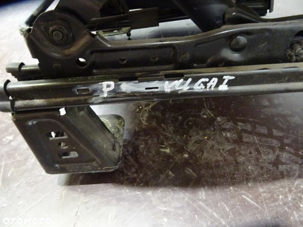 FORD KUGA MK1 08-13 2.0 TDCI 140KM FOTEL PRAWY LEWY PRZÓD PRZEDNI - 14