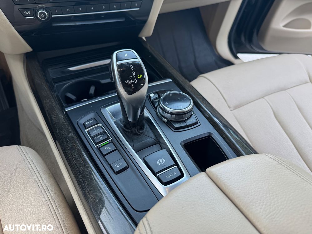 BMW X5 xDrive40d - 11