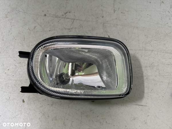 halogen prawy NISSAN ALMERA N16 00-02