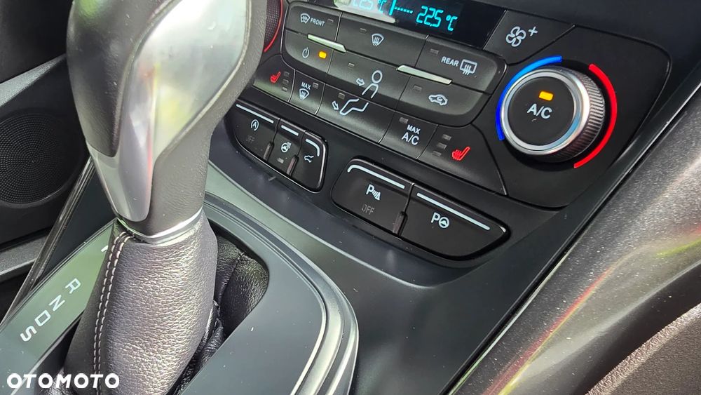 Ford Kuga 2.0 TDCi 4x4 ST-Line - 28