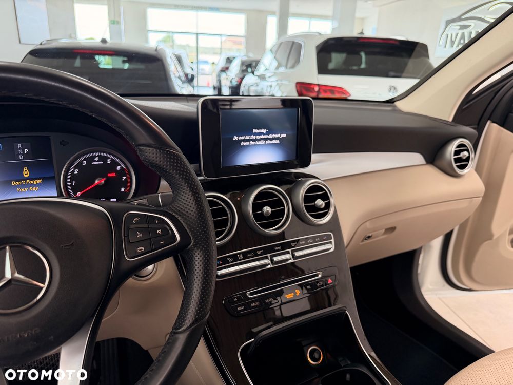 Mercedes-Benz GLC - 22