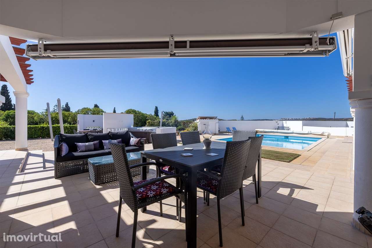 MORADIA DE SONHO T4 + ANEXO, GARAGEM E PISCINA EM VILA DO BISPO - Grande imagem: 5/58