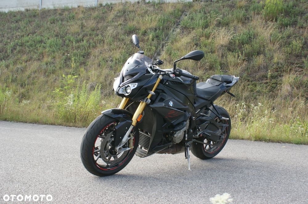 BMW S - 6