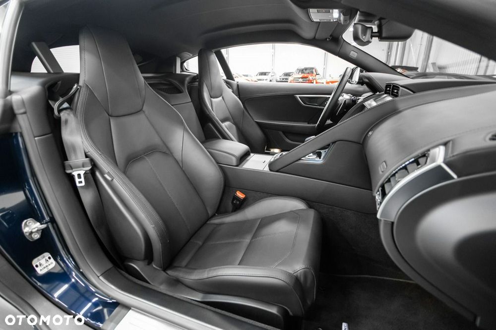 Jaguar F-Type - 36