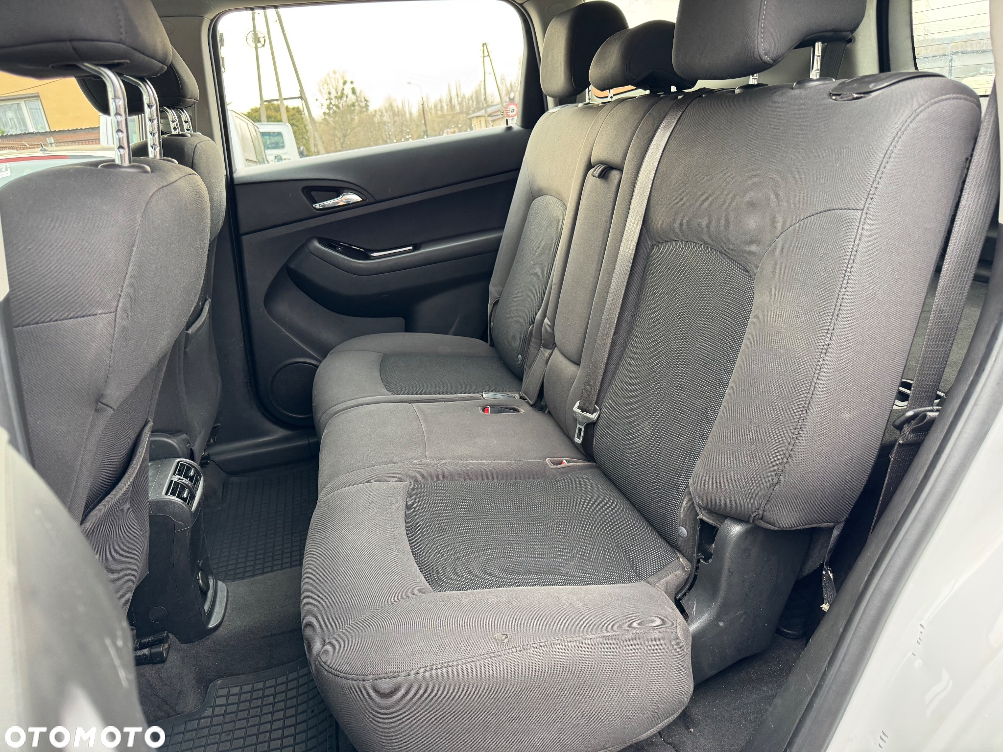 Chevrolet Orlando - 16