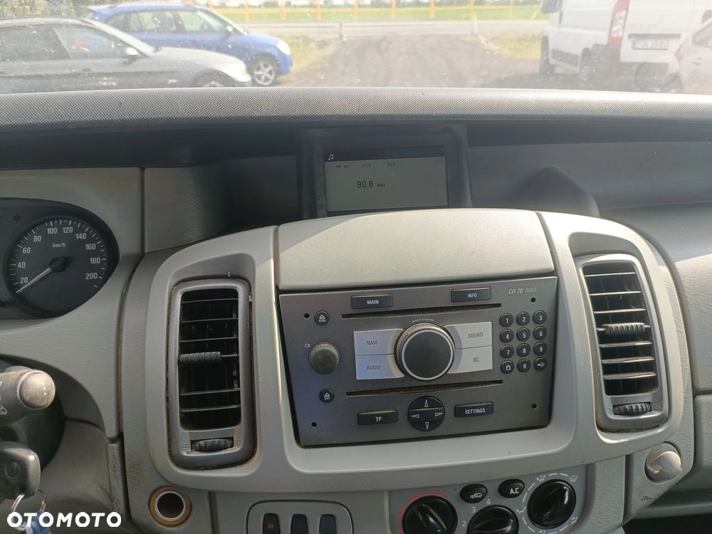 Opel Vivaro L2H1 2.9t - 9
