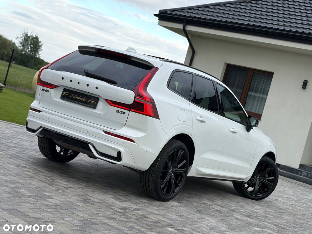 Volvo XC 60 B5 B AWD Plus Black Edition - 9