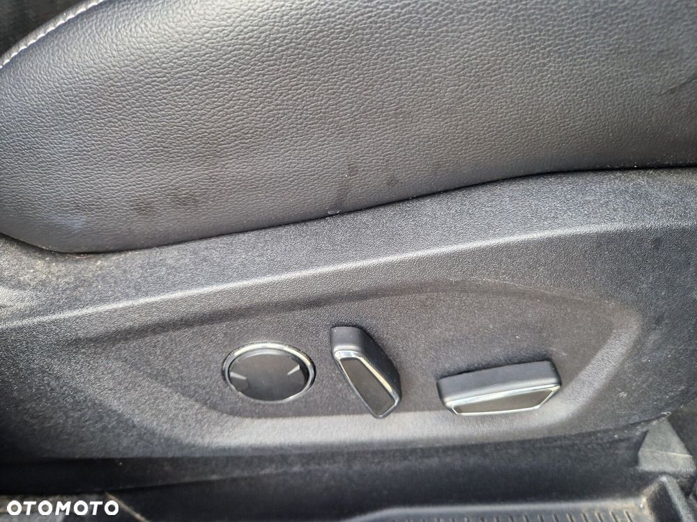 Ford S-Max 2.0 TDCi 4WD Titanium PowerShift - 38