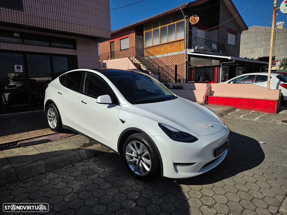 Tesla Model Y Long Range Dual Motor AWD - 3