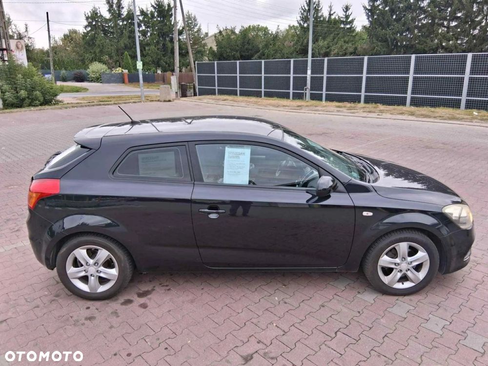 Kia Ceed - 1