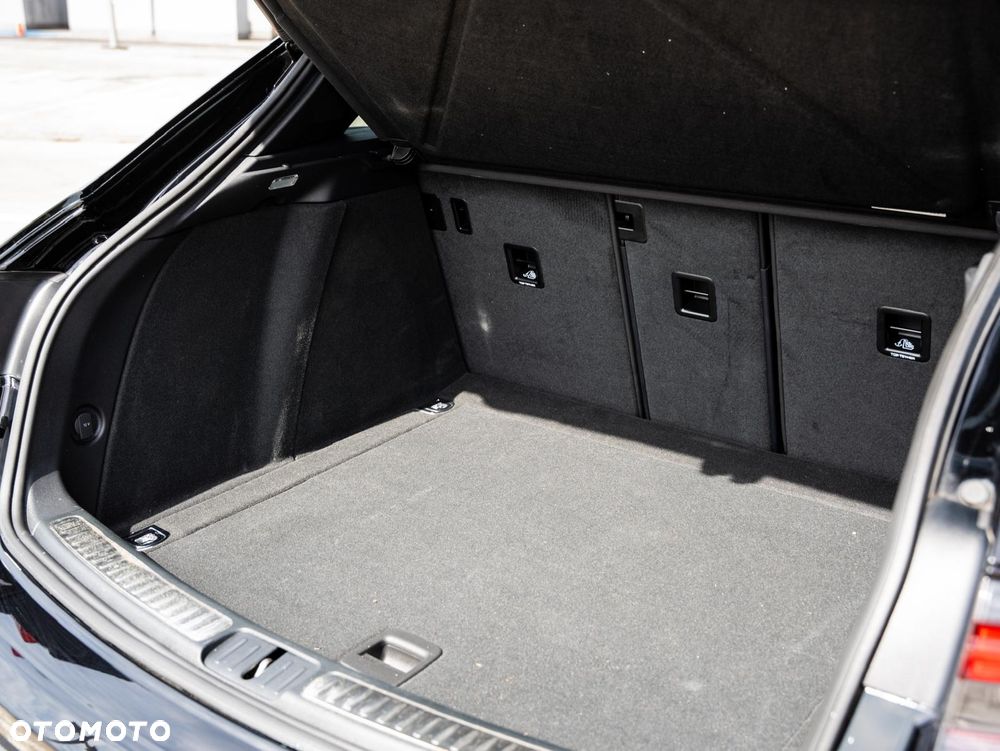 Porsche Macan T - 11