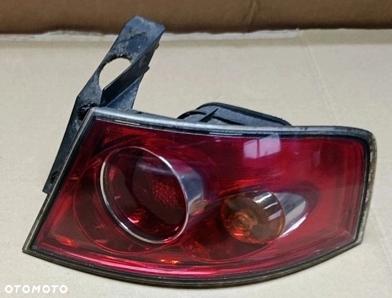 Ibiza III 6L lampa tylna tył w błotnik PRAWA oryginał Europa Seat