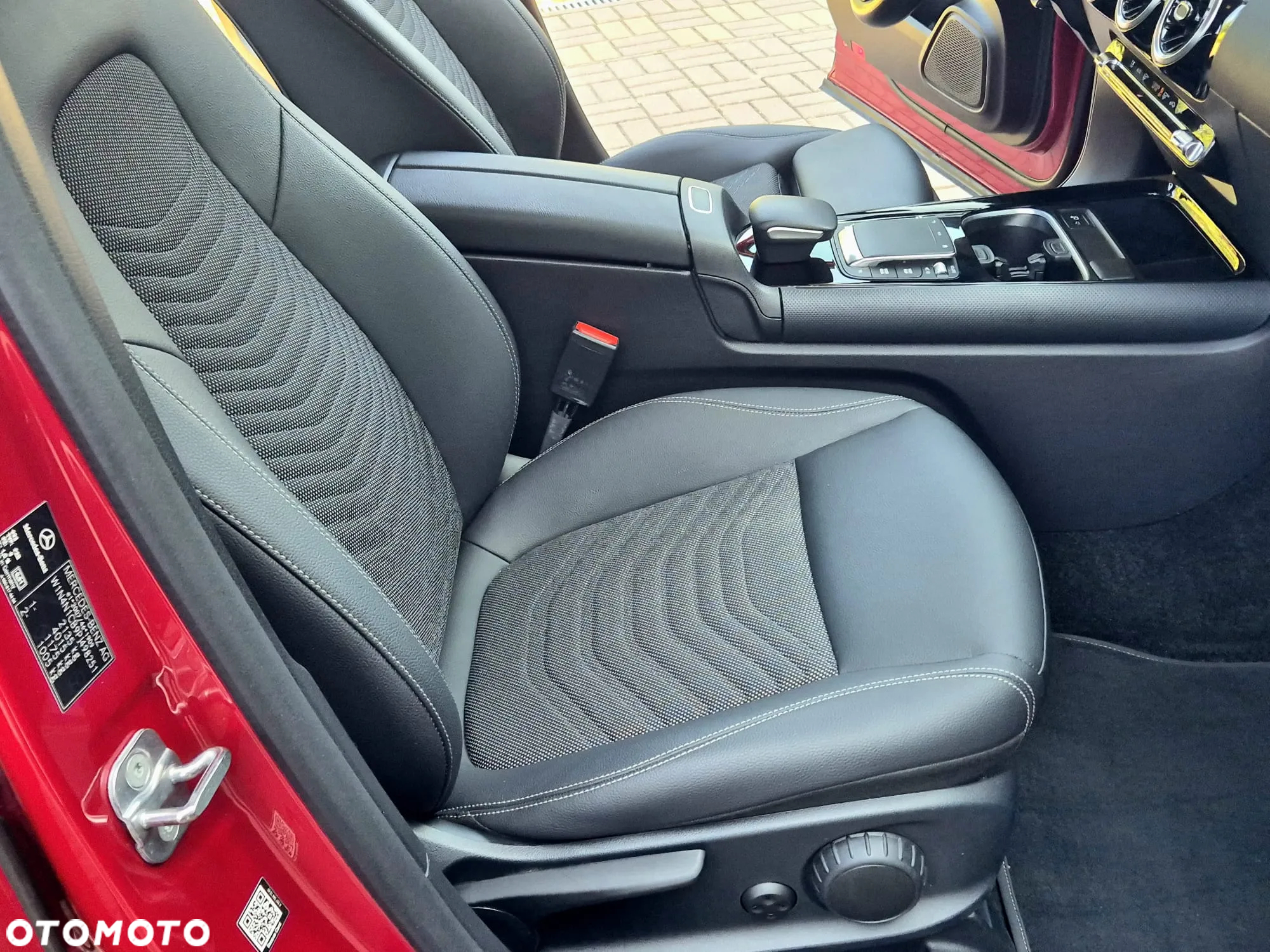 Mercedes-Benz GLA 200 d - 16