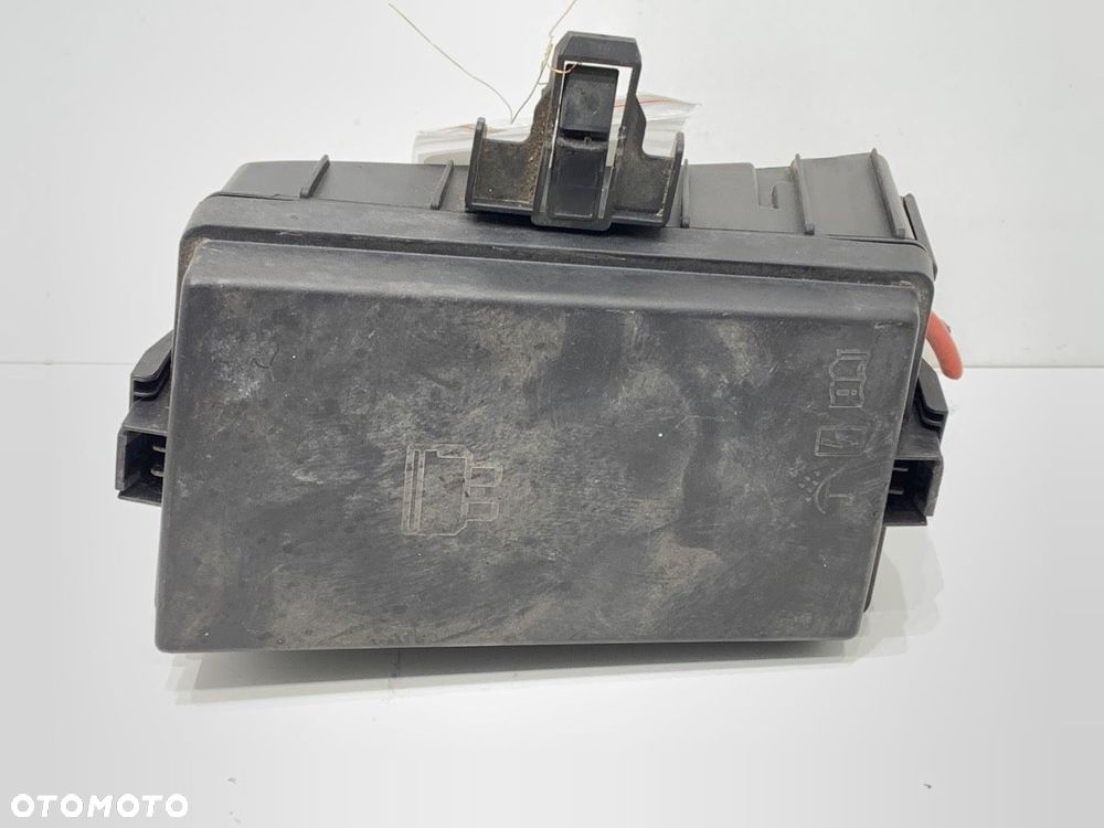 SKRZYNKA BEZPIECZNIKÓW - 169.00 PLN - SKODA OCTAVIA III Combi (5E5, 5E6) 2012 - 2022 1.6 TDI 77 kW - 2