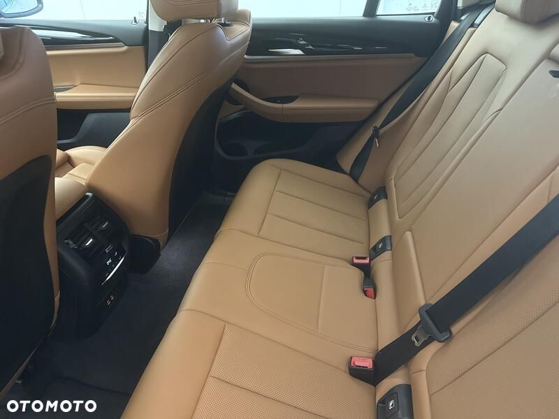 BMW X3 xDrive30e - 22
