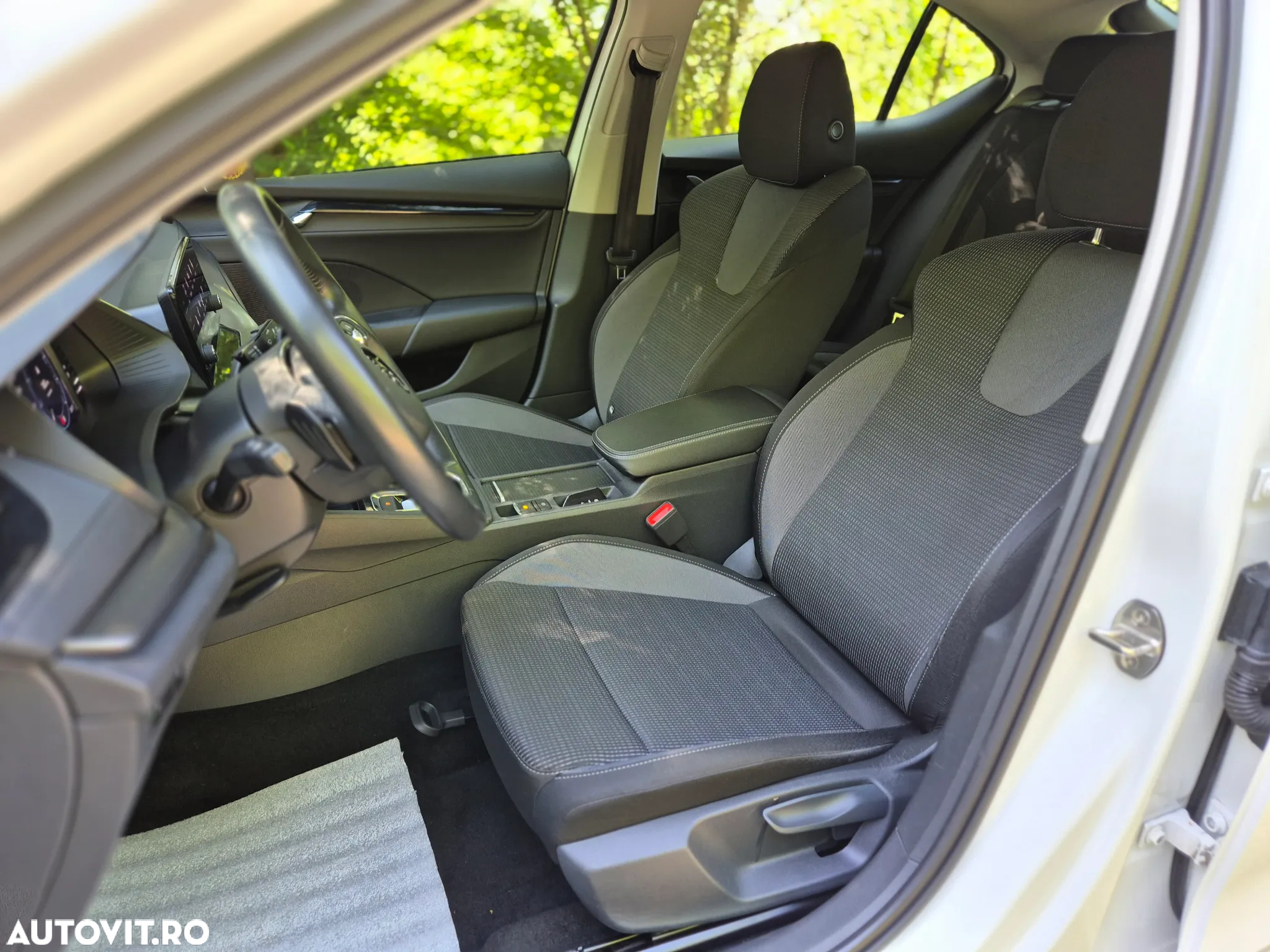Skoda Octavia 2.0 TDI DSG Ambition - 8