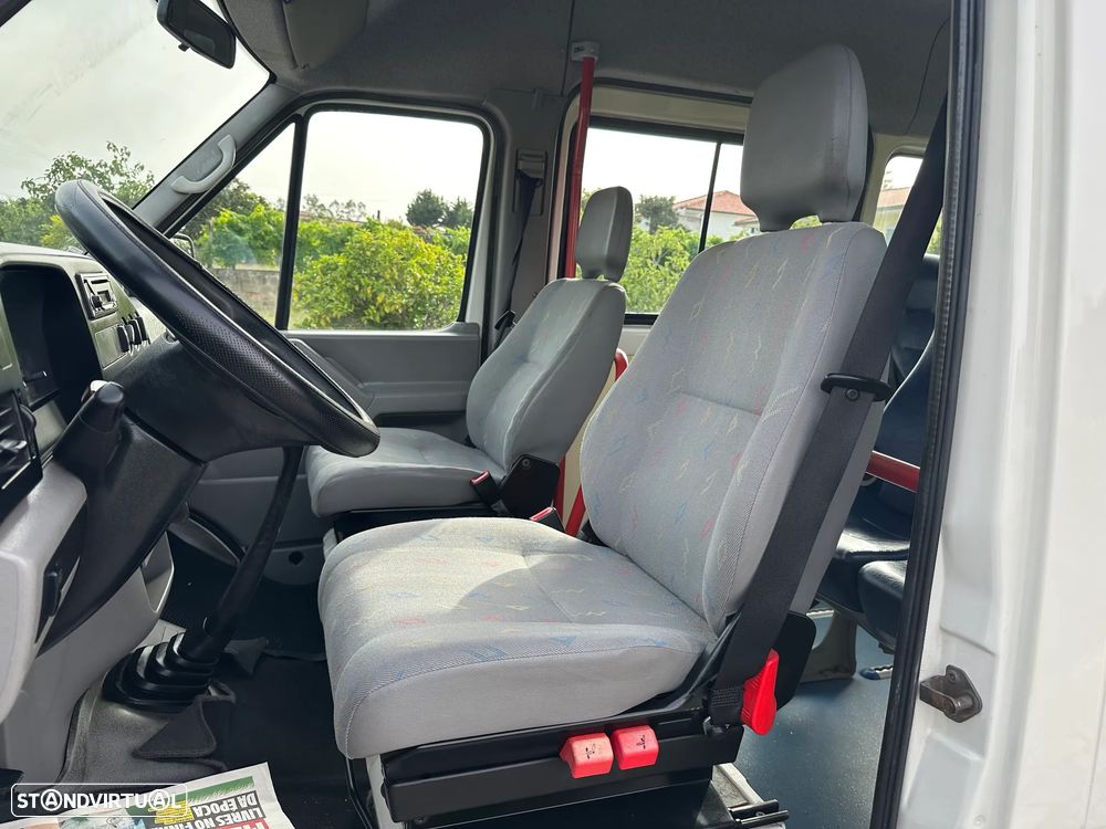 VW LT 35 2.5 TDI 9L/CADEIRA DE RODAS COM PLATAFORMA ELEVATORIA - 13