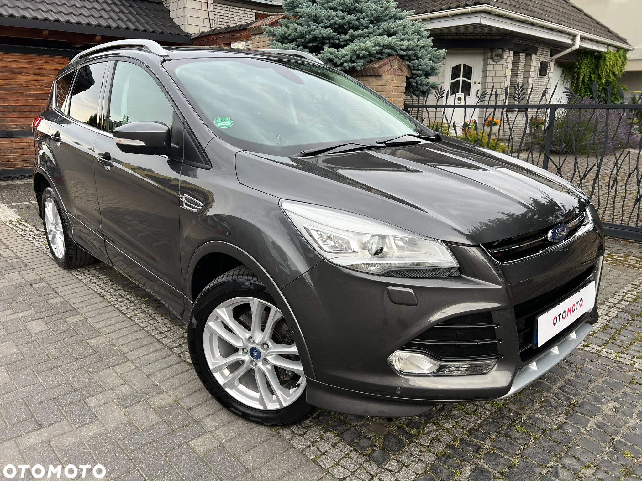 Ford Kuga - 2