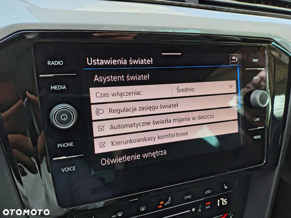 Volkswagen Passat - 39