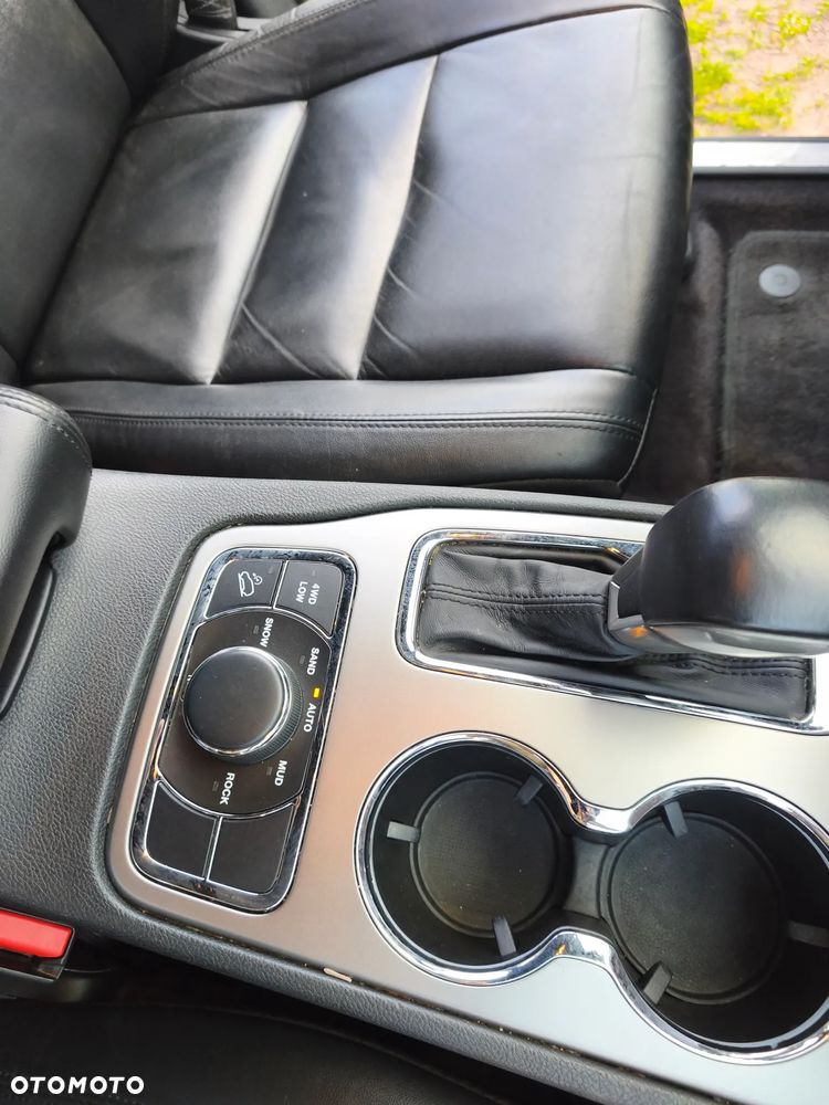 Jeep Grand Cherokee - 17