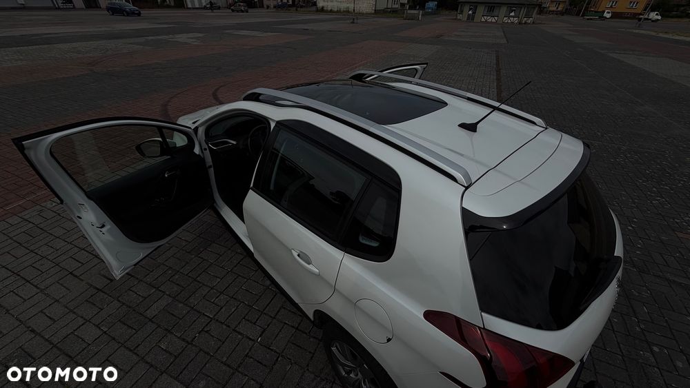 Peugeot 2008 1.2 Pure Tech GPF Allure S&S - 15