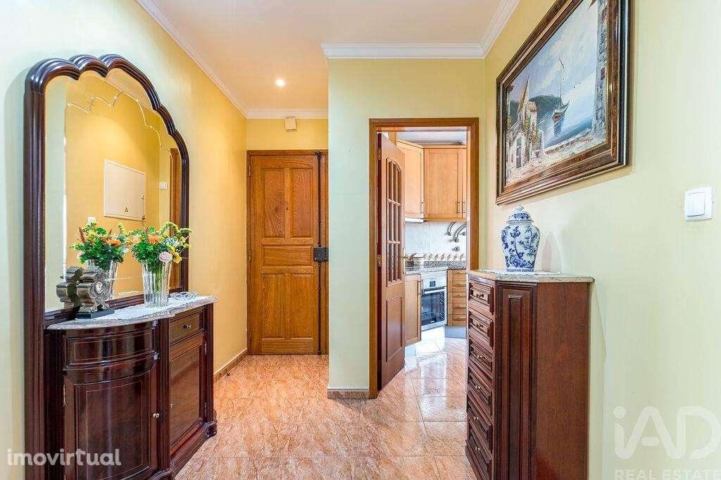 Apartamento T2 em Laranjeiro e Feijó - Grande imagem: 2/18