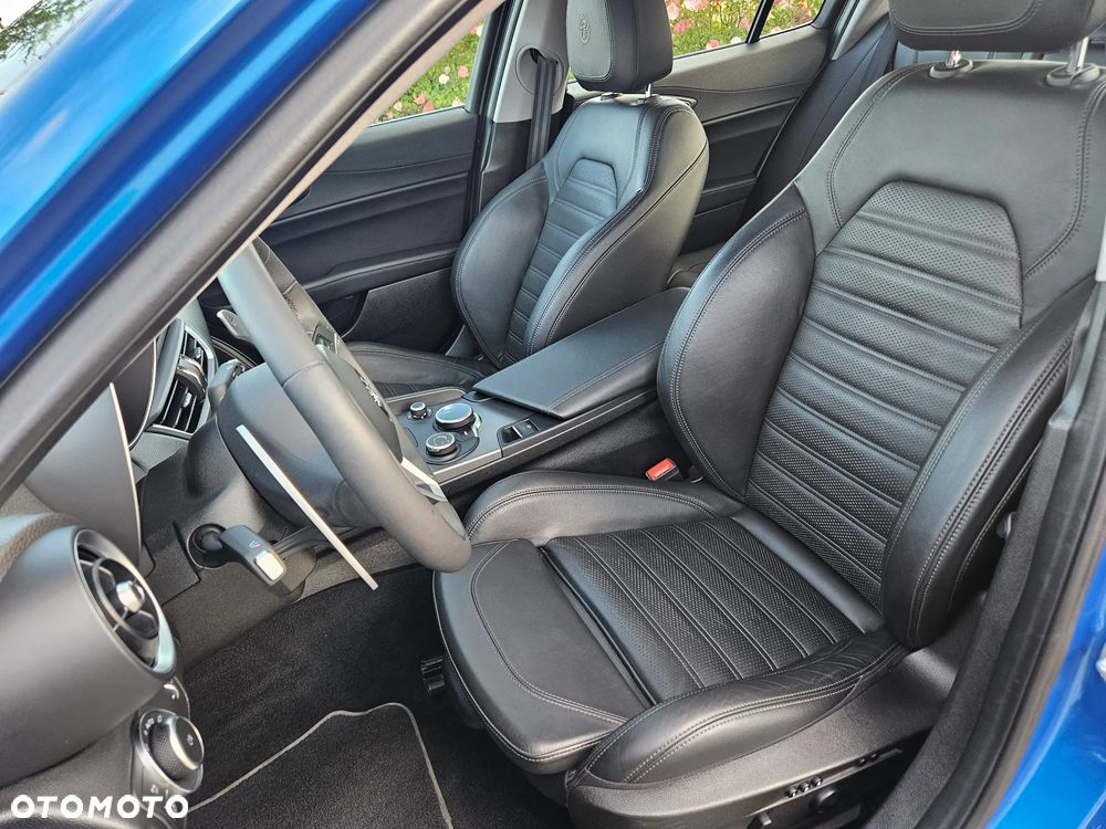 Alfa Romeo Giulia 2.0 Turbo Veloce Q4 - 22