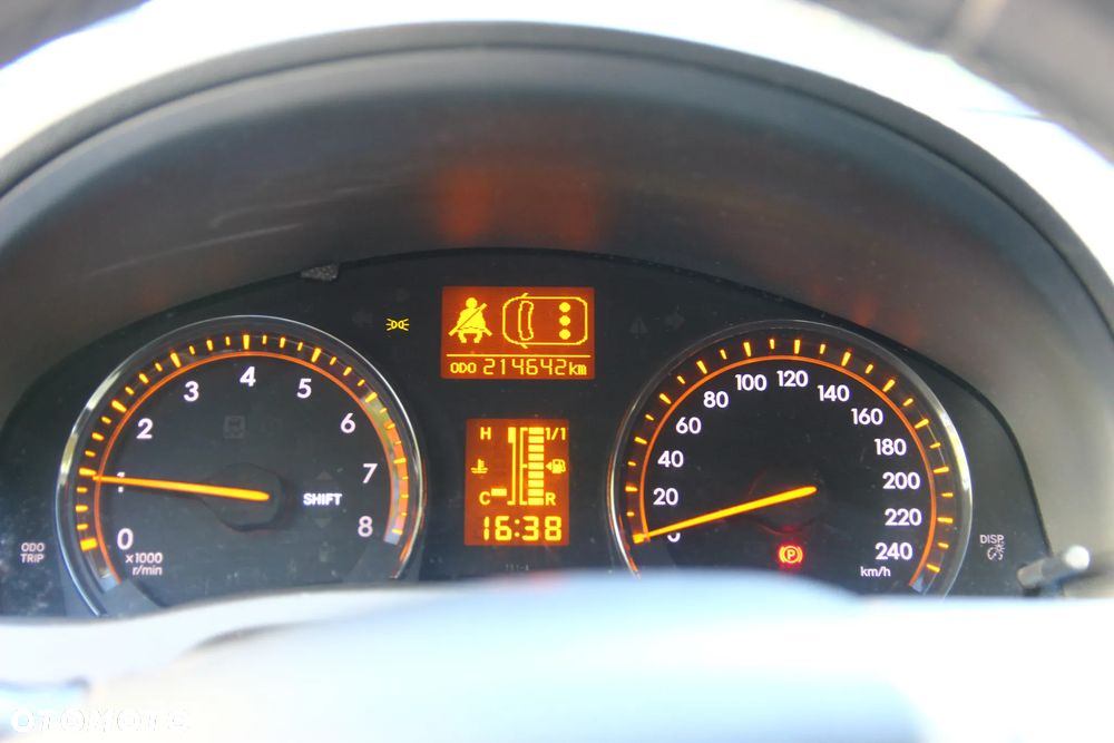 Toyota Avensis 2.0 Prestige NAVI - 6