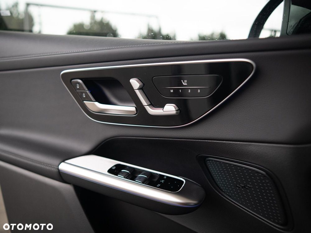 Mercedes-Benz GLC - 28