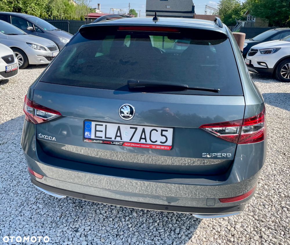 Skoda Superb 2.0 TDI DSG Sportline - 22