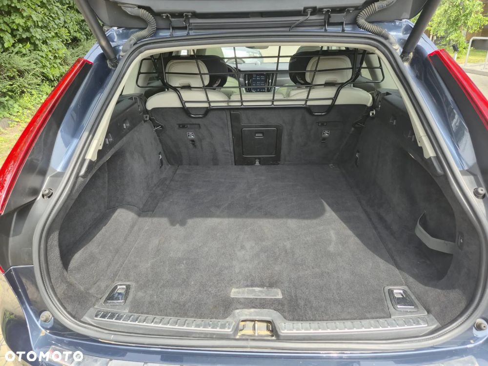 Volvo V90 Cross Country - 15