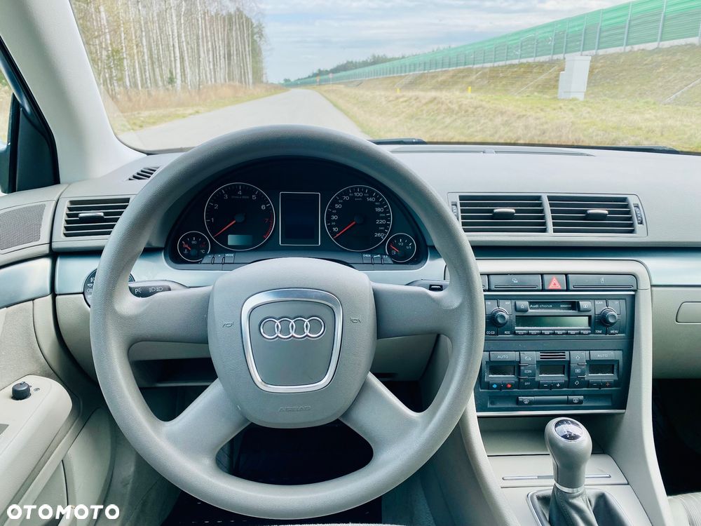 Audi A4 Limousine - 31