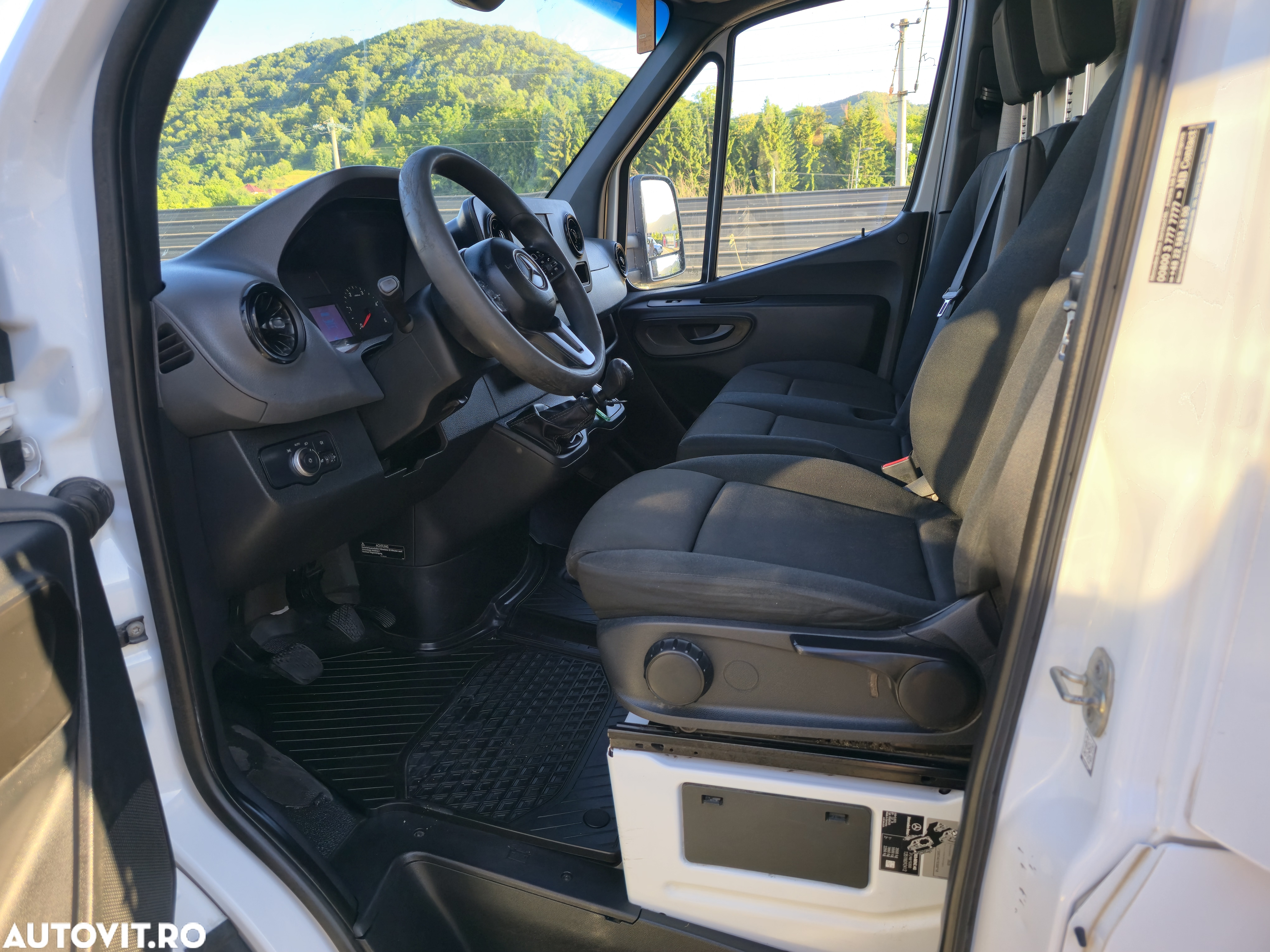 Mercedes-Benz Sprinter - 22