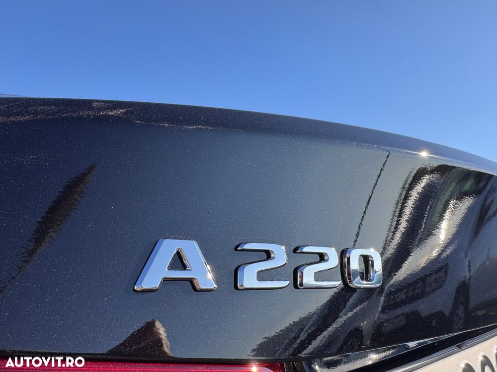 Mercedes-Benz A 220 Sedan 4Matic MHEV 8G-DCT - 12
