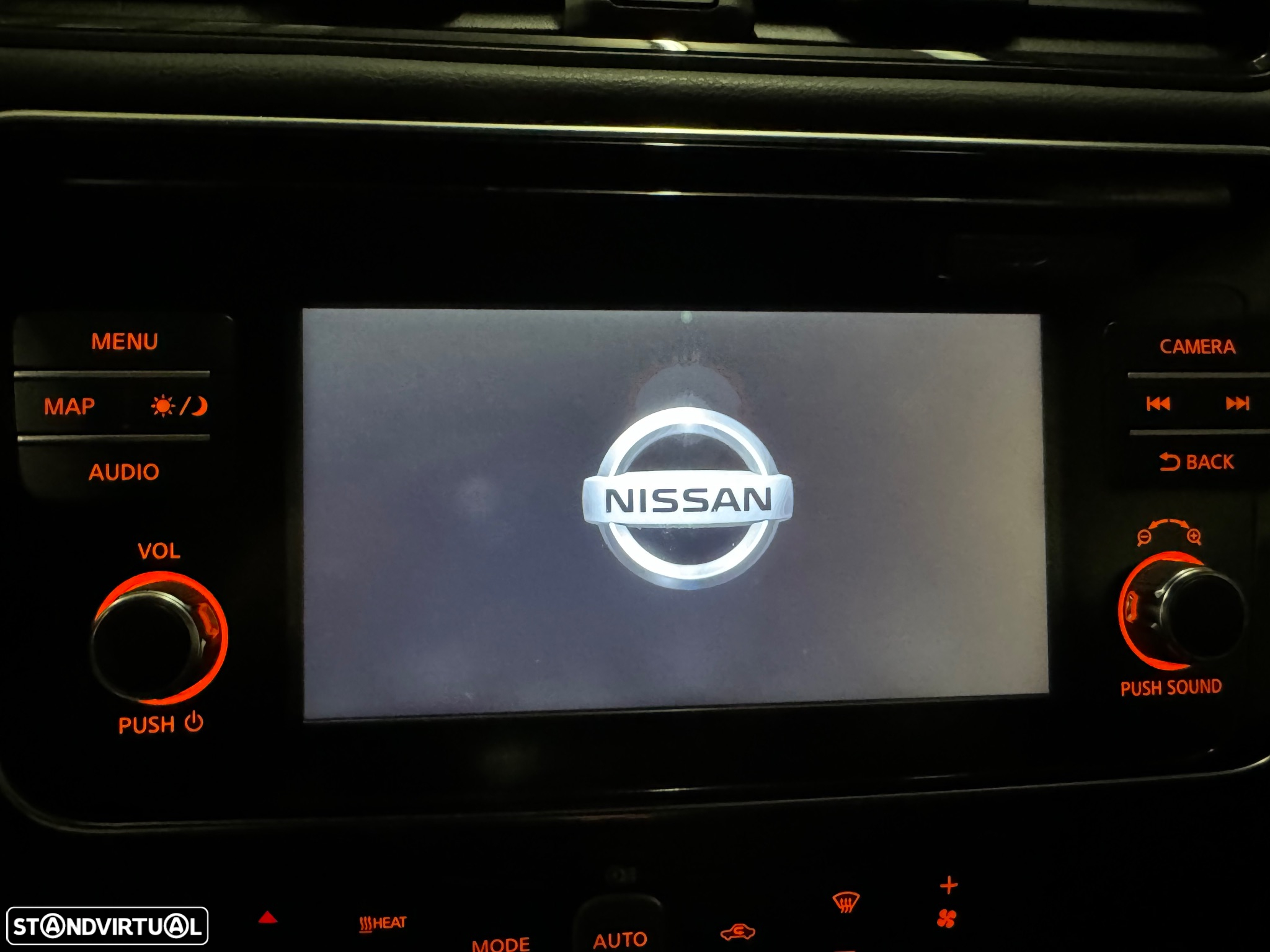 Nissan Leaf N-Connecta Two Tone - 24