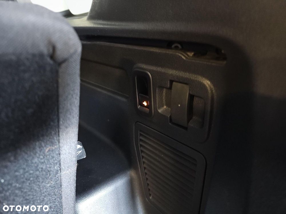 Volkswagen Touran - 29