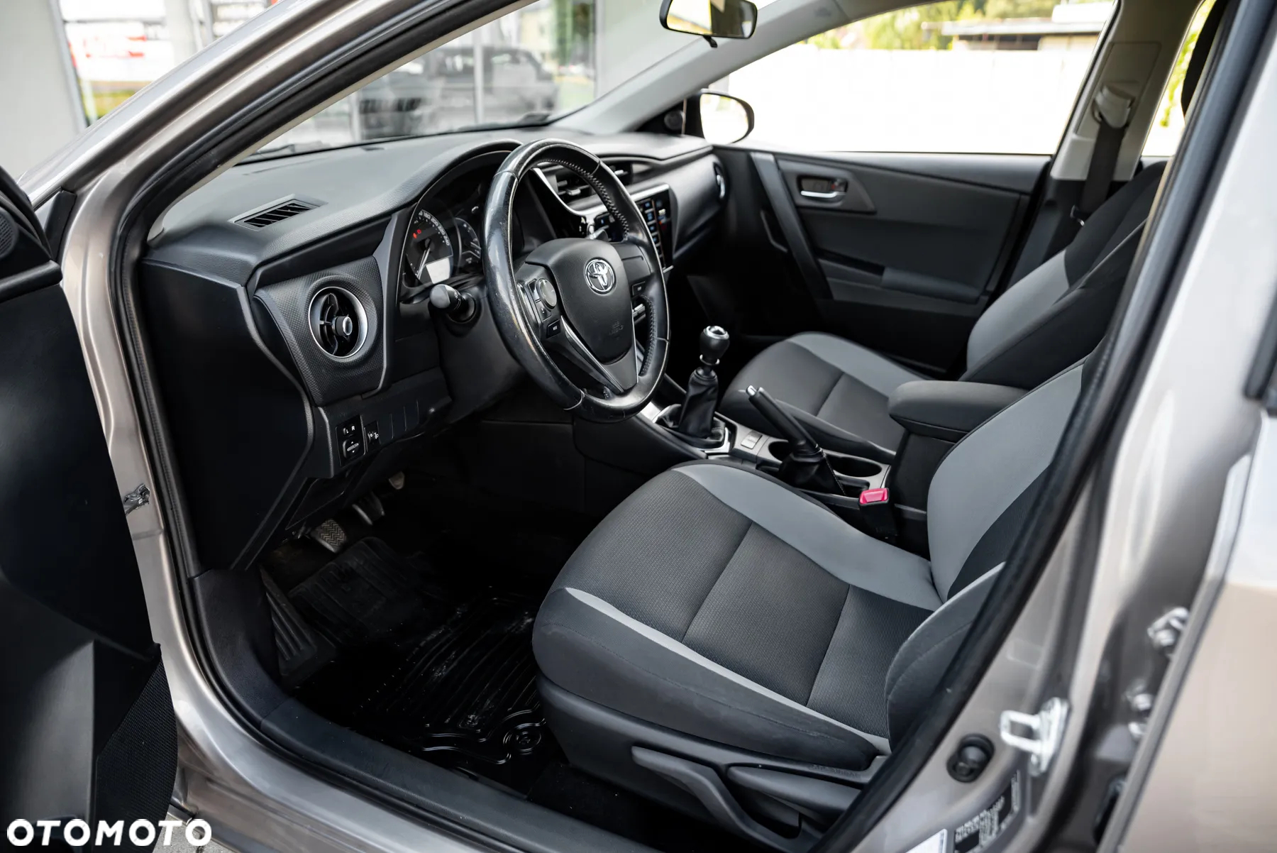 Toyota Auris 1.33 VVT-i Classic - 6
