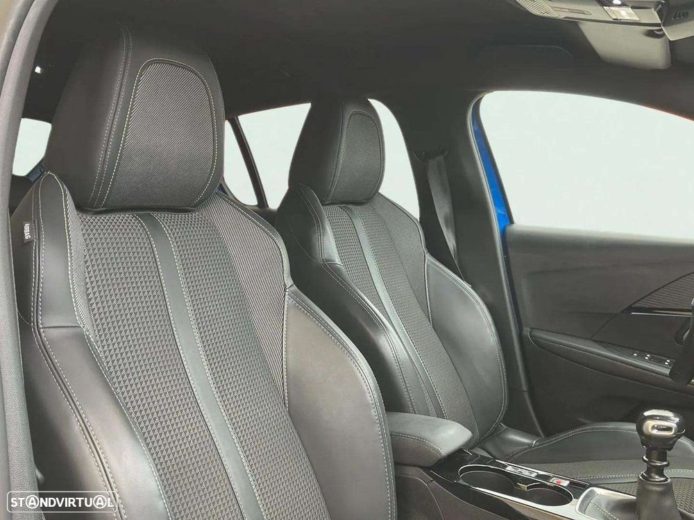 Peugeot 208 1.2 PureTech GT Line - 13