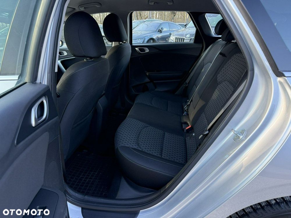 Kia Ceed - 9
