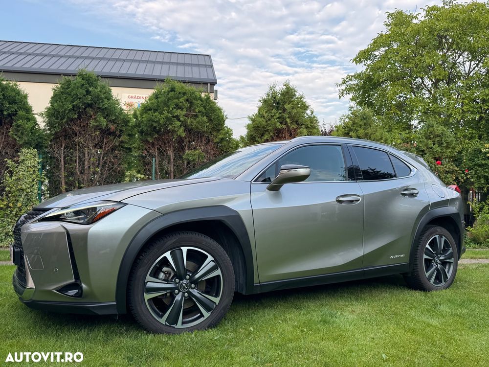 Lexus UX - 12