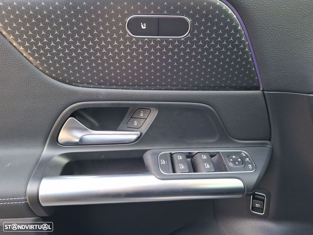 Mercedes-Benz GLA 180 d Progressive - 18