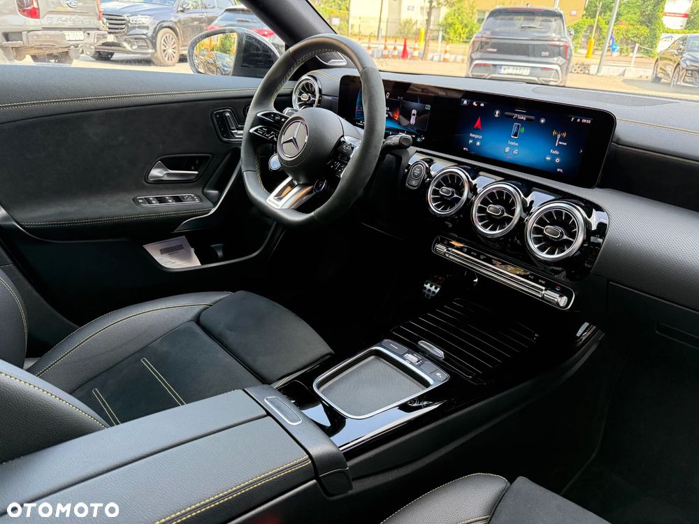 Mercedes-Benz CLA AMG 45 S 4Matic+ B AMG Speedsh 8G-D - 18